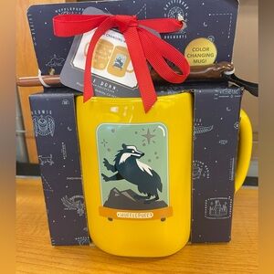RAE DUNN Harry Potter Hufflepuff Christmas Color changing Coffee Mug & Wand NWT